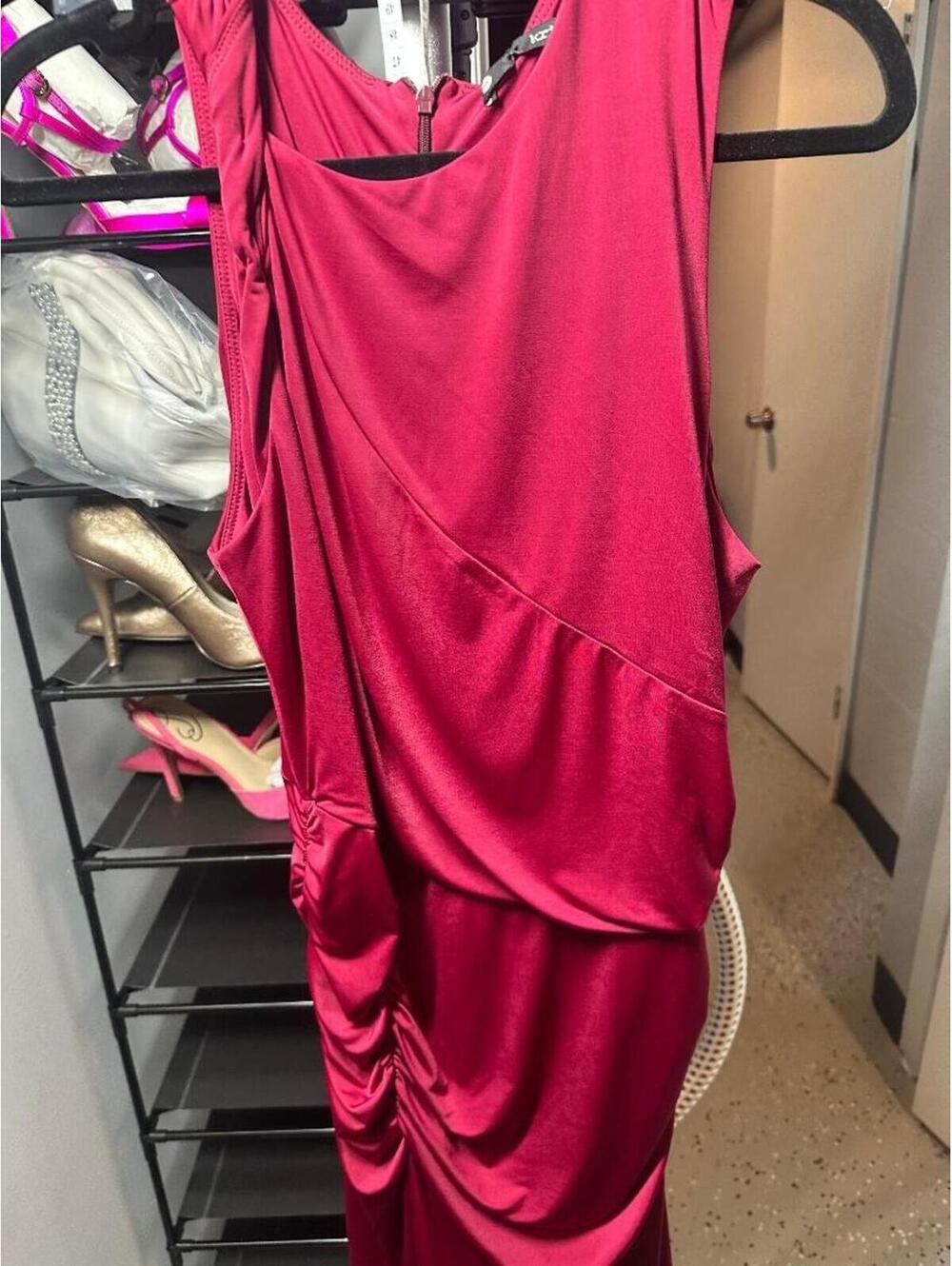 Krisa Red Draped Maxi Dress Medium Sleeveless Ruched Side Elegant Formal Evening - Picture 5 of 6